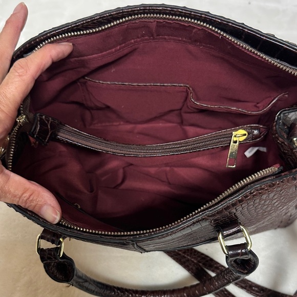 Elegant Brown Crocodile-Embossed Women's Handbag satchel-Crossbody - Picture 10 of 14